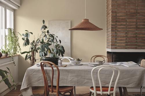 Jadalnia w neutralnych kolorach ziemi